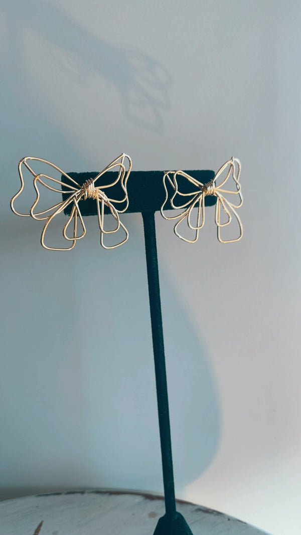 Double Layered Wire Bow Earrings