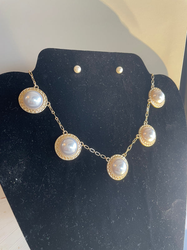 5 Round Pearl & Textured Necklace Set