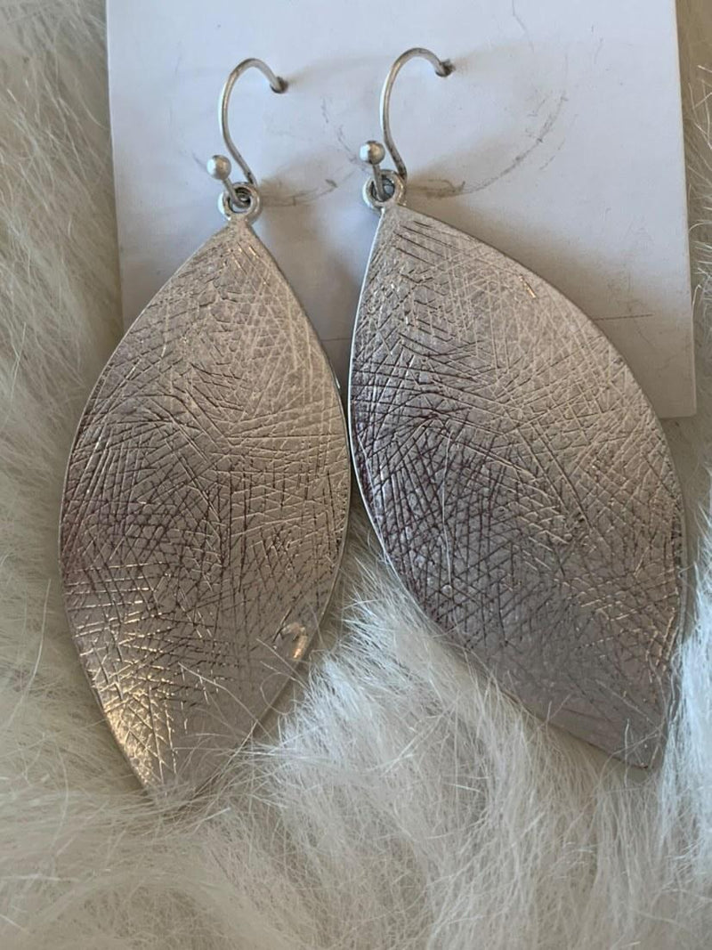 Detailed Leaf Earrings