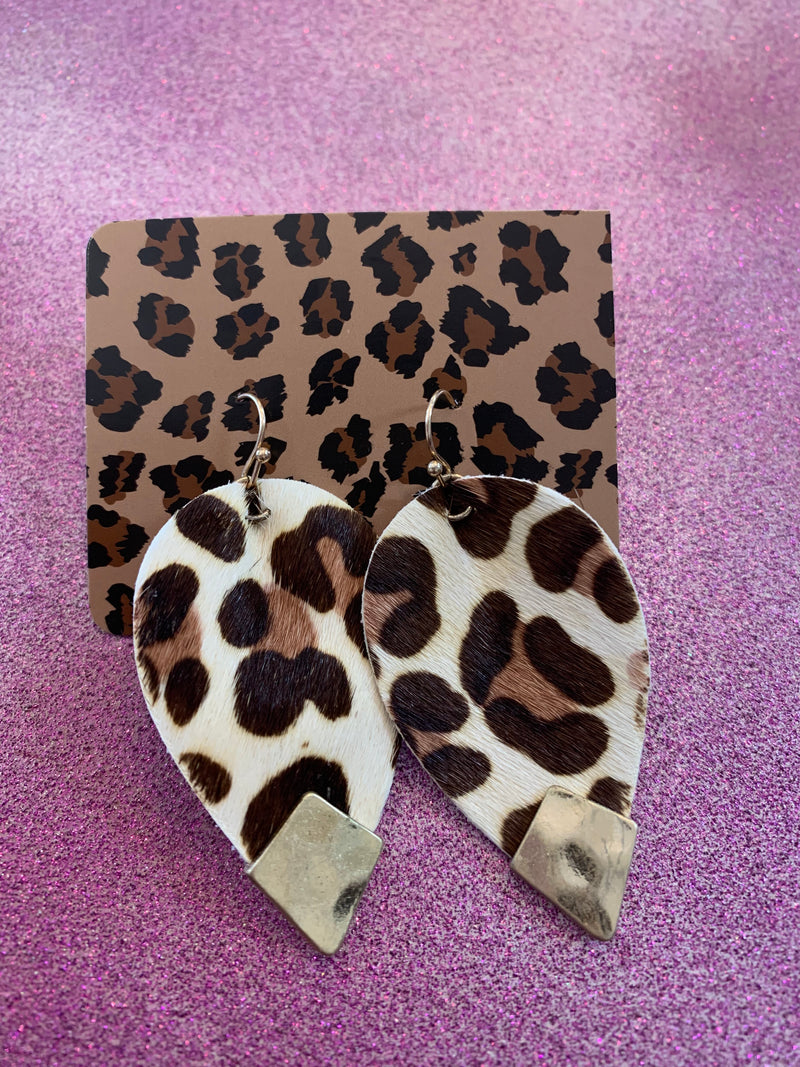 Light Cheetah Print Tear Drop Gold Cap Earrings