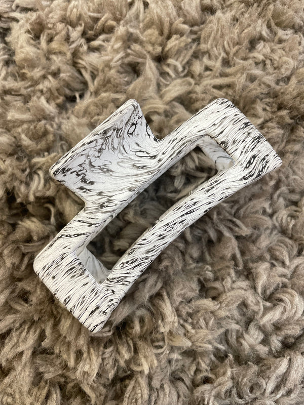 Matte Marble Jaw Clip
